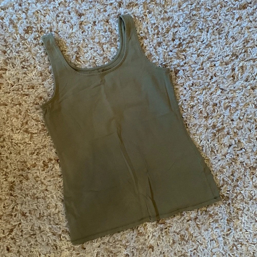 Perfect Tank - Picture 3 of 3
